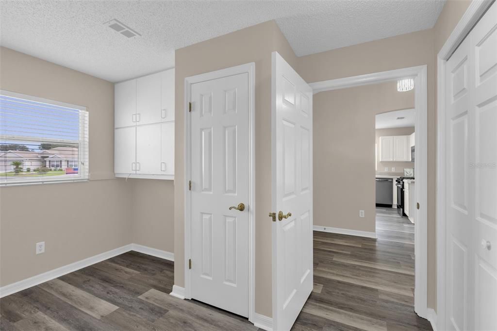 For Sale: $469,900 (3 beds, 2 baths, 1884 Square Feet)