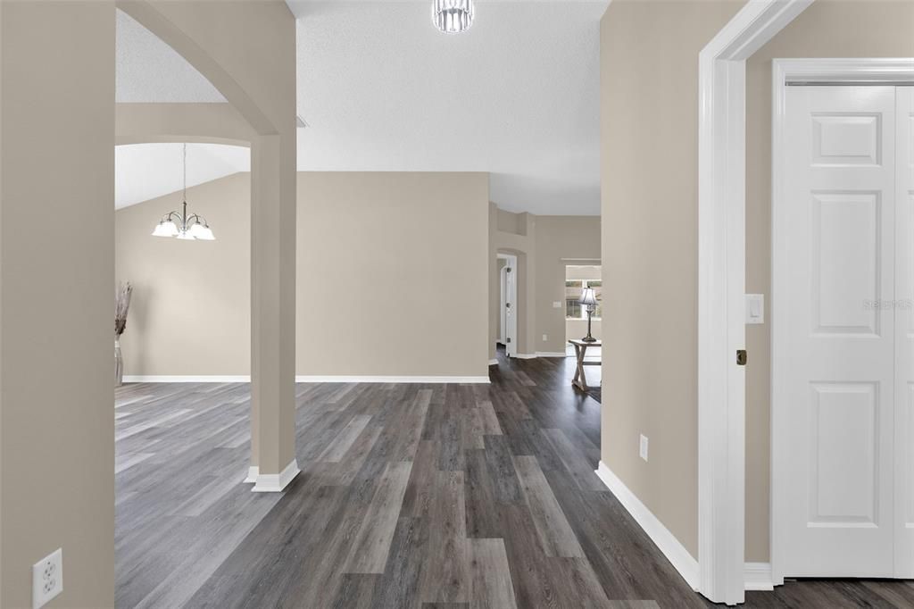 For Sale: $469,900 (3 beds, 2 baths, 1884 Square Feet)