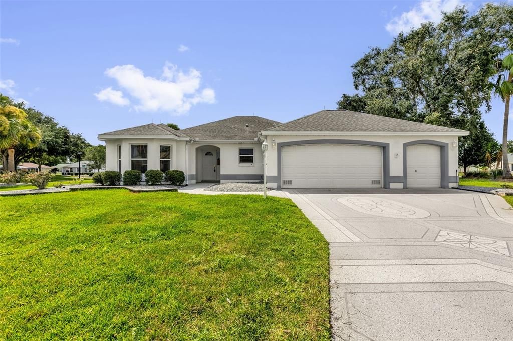 For Sale: $469,900 (3 beds, 2 baths, 1884 Square Feet)