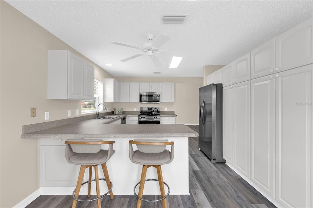 For Sale: $469,900 (3 beds, 2 baths, 1884 Square Feet)