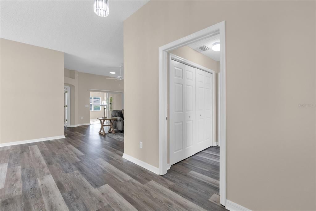 For Sale: $469,900 (3 beds, 2 baths, 1884 Square Feet)