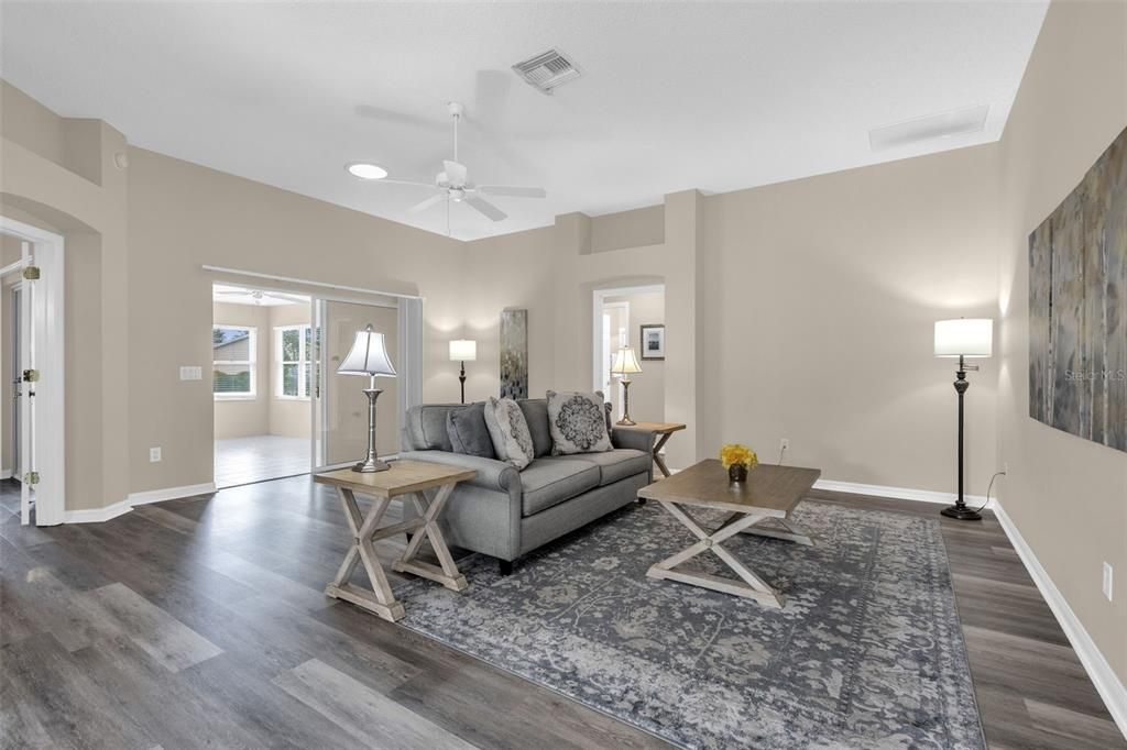 For Sale: $469,900 (3 beds, 2 baths, 1884 Square Feet)