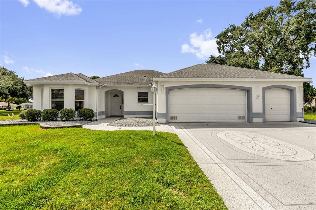 For Sale: $469,900 (3 beds, 2 baths, 1884 Square Feet)