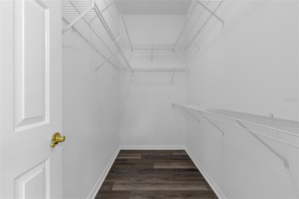 For Sale: $469,900 (3 beds, 2 baths, 1884 Square Feet)