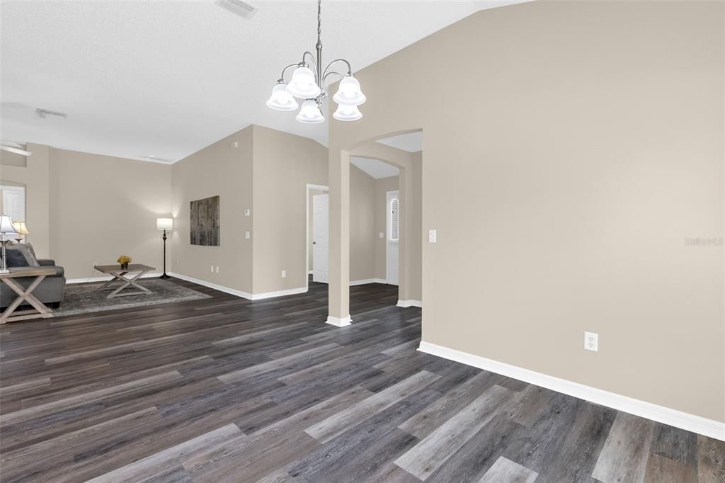 For Sale: $469,900 (3 beds, 2 baths, 1884 Square Feet)