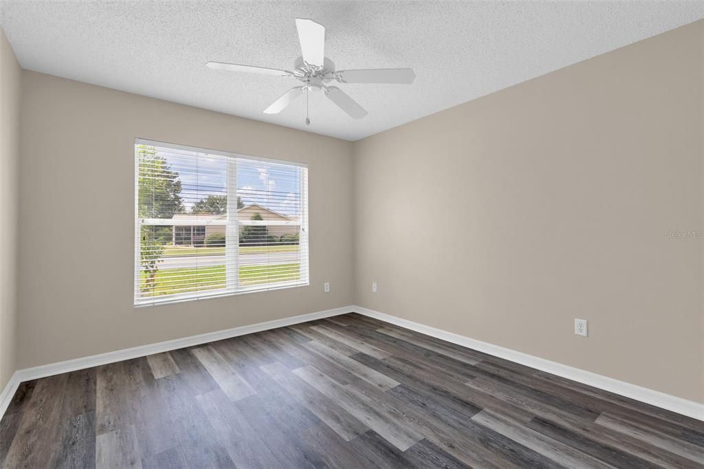 For Sale: $469,900 (3 beds, 2 baths, 1884 Square Feet)