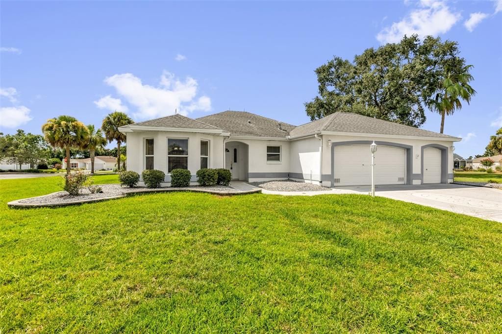 For Sale: $469,900 (3 beds, 2 baths, 1884 Square Feet)