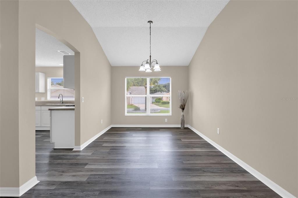 For Sale: $469,900 (3 beds, 2 baths, 1884 Square Feet)