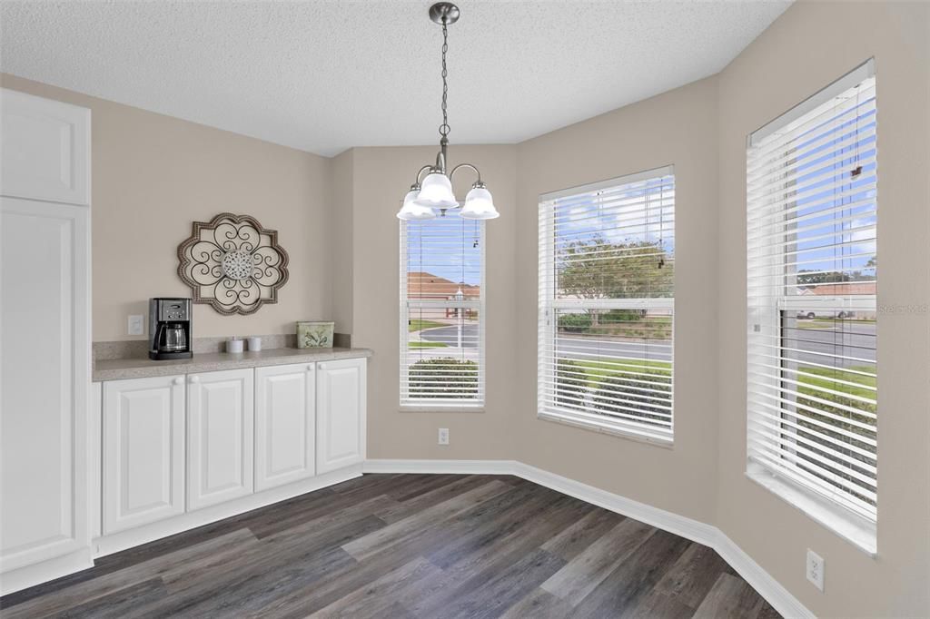 For Sale: $469,900 (3 beds, 2 baths, 1884 Square Feet)