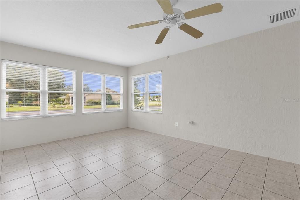 For Sale: $469,900 (3 beds, 2 baths, 1884 Square Feet)
