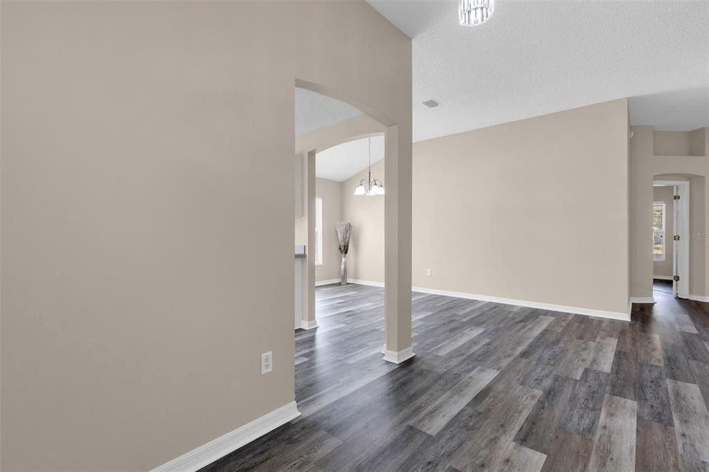 For Sale: $469,900 (3 beds, 2 baths, 1884 Square Feet)