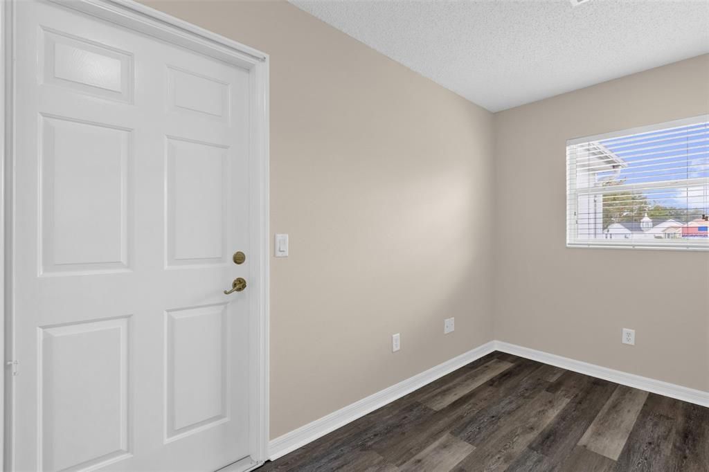 For Sale: $469,900 (3 beds, 2 baths, 1884 Square Feet)