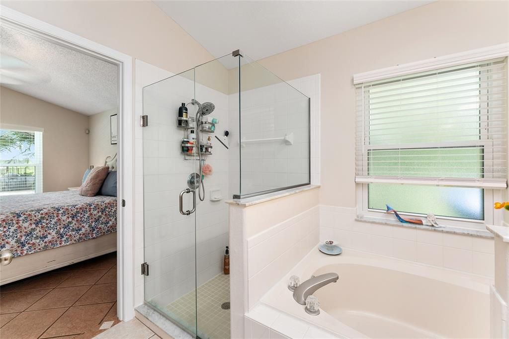 En Venta: $395,200 (4 camas, 2 baños, 1822 Pies cuadrados)
