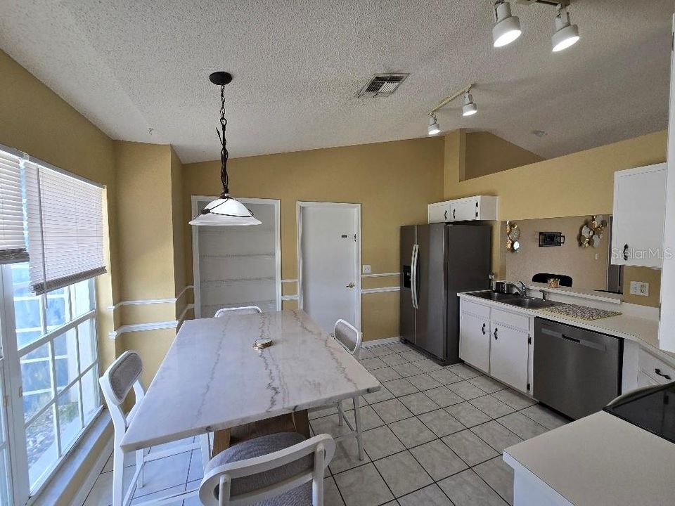 出租: $1,650 (3 贝兹, 2 浴室, 1246 平方英尺)