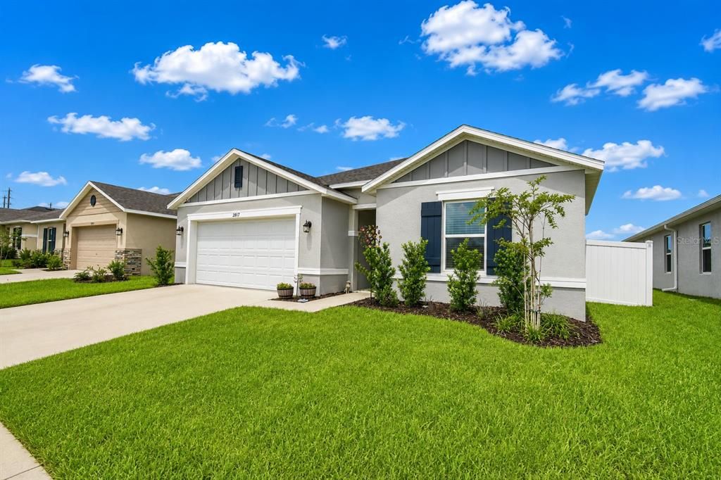 For Sale: $327,000 (4 beds, 2 baths, 1989 Square Feet)