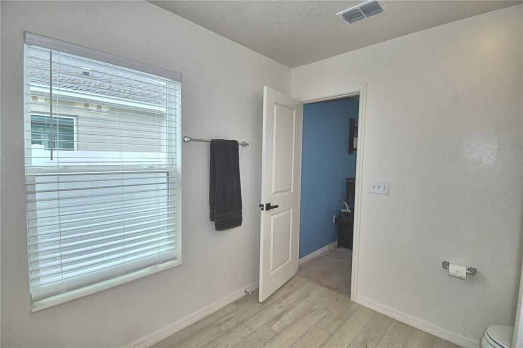 For Sale: $327,000 (4 beds, 2 baths, 1989 Square Feet)