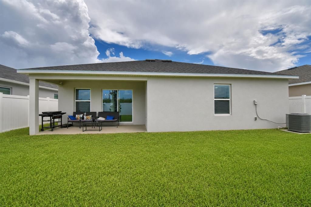 For Sale: $327,000 (4 beds, 2 baths, 1989 Square Feet)