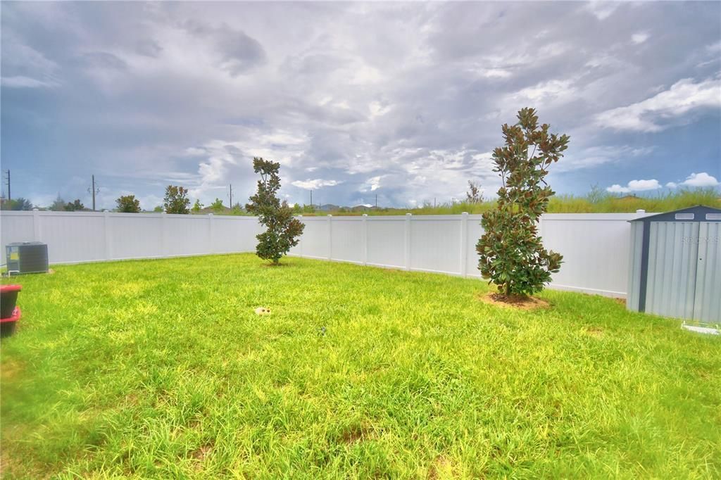 For Sale: $327,000 (4 beds, 2 baths, 1989 Square Feet)
