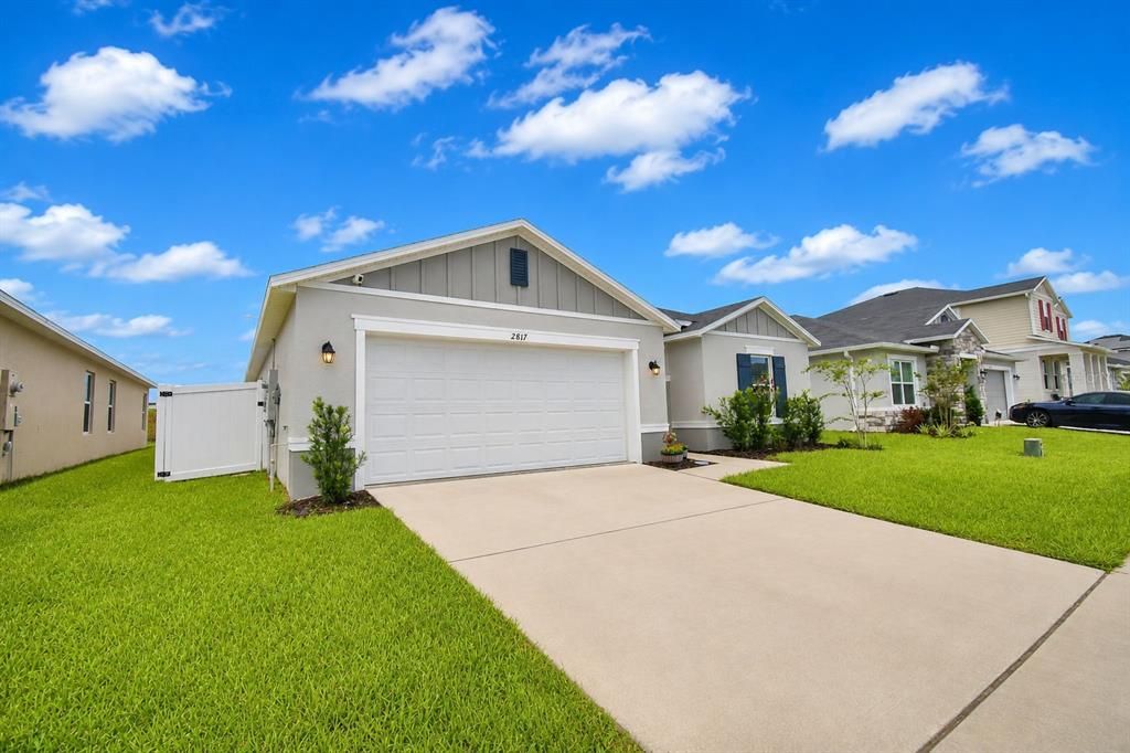 For Sale: $327,000 (4 beds, 2 baths, 1989 Square Feet)