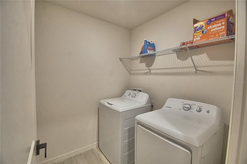 For Sale: $327,000 (4 beds, 2 baths, 1989 Square Feet)