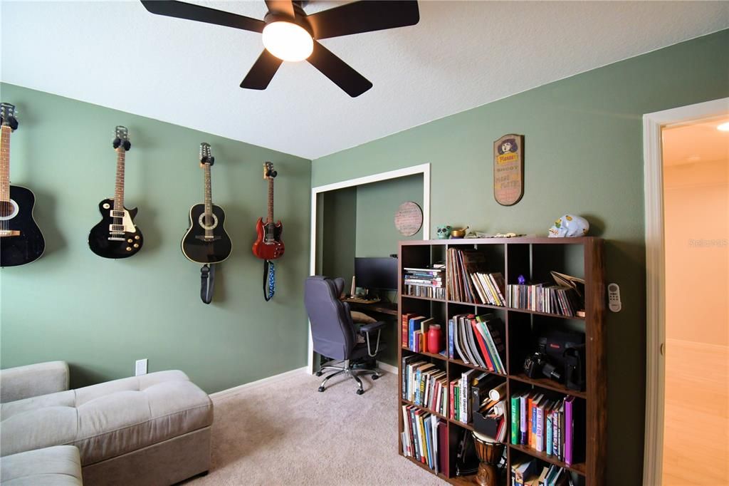 For Sale: $327,000 (4 beds, 2 baths, 1989 Square Feet)