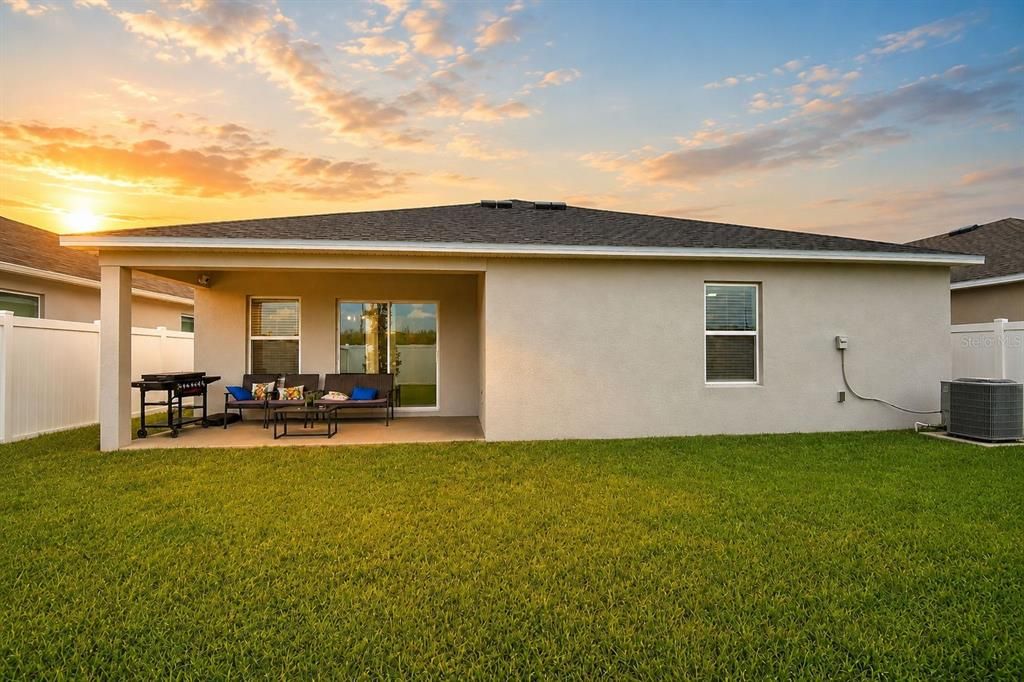 For Sale: $327,000 (4 beds, 2 baths, 1989 Square Feet)