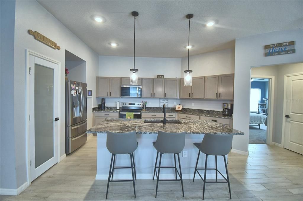 For Sale: $327,000 (4 beds, 2 baths, 1989 Square Feet)