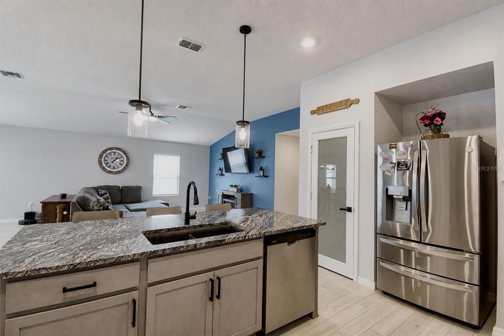 For Sale: $327,000 (4 beds, 2 baths, 1989 Square Feet)