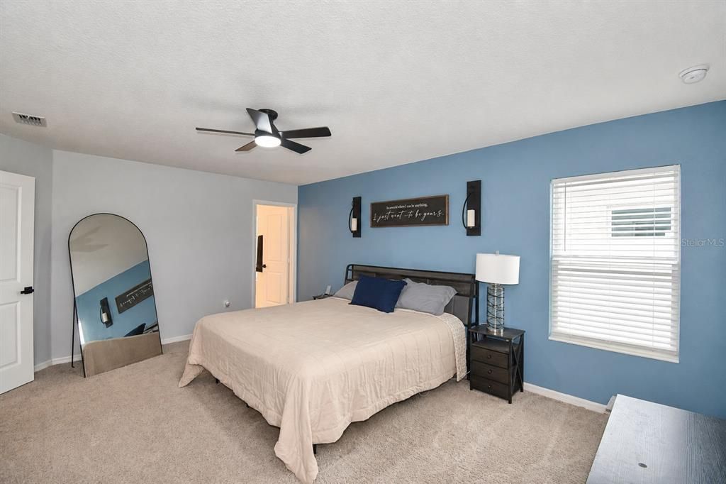 For Sale: $327,000 (4 beds, 2 baths, 1989 Square Feet)