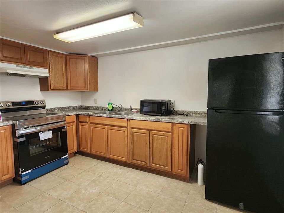 For Sale: $95,000 (2 beds, 2 baths, 885 Square Feet)