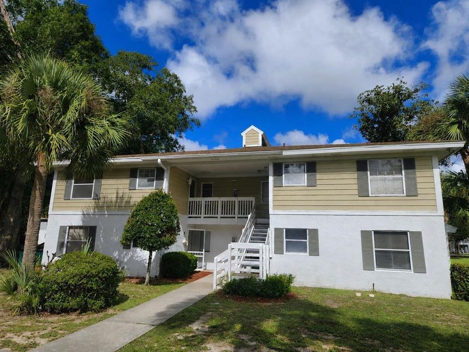 For Sale: $95,000 (2 beds, 2 baths, 885 Square Feet)