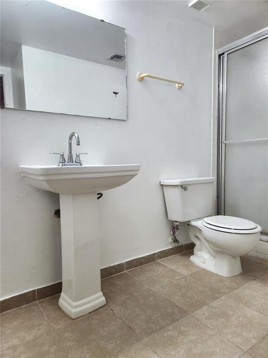 For Sale: $95,000 (2 beds, 2 baths, 885 Square Feet)
