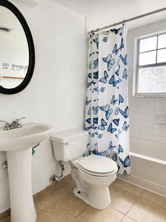For Sale: $95,000 (2 beds, 2 baths, 885 Square Feet)