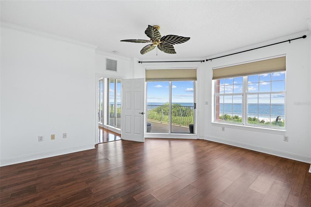 For Sale: $1,650,000 (4 beds, 3 baths, 2500 Square Feet)