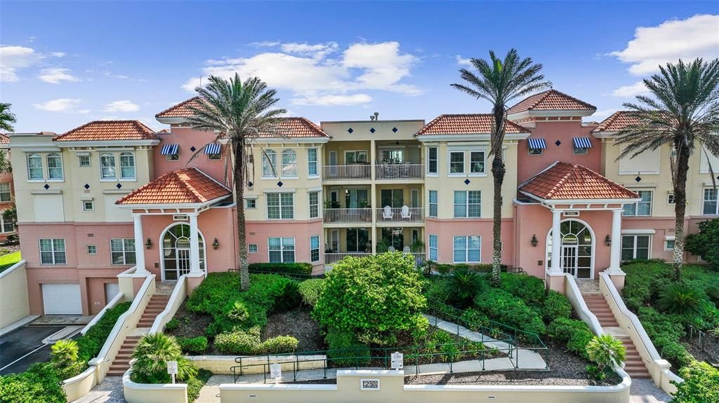 For Sale: $1,650,000 (4 beds, 3 baths, 2500 Square Feet)