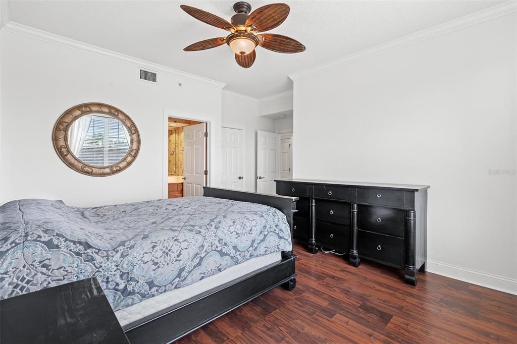 For Sale: $1,650,000 (4 beds, 3 baths, 2500 Square Feet)
