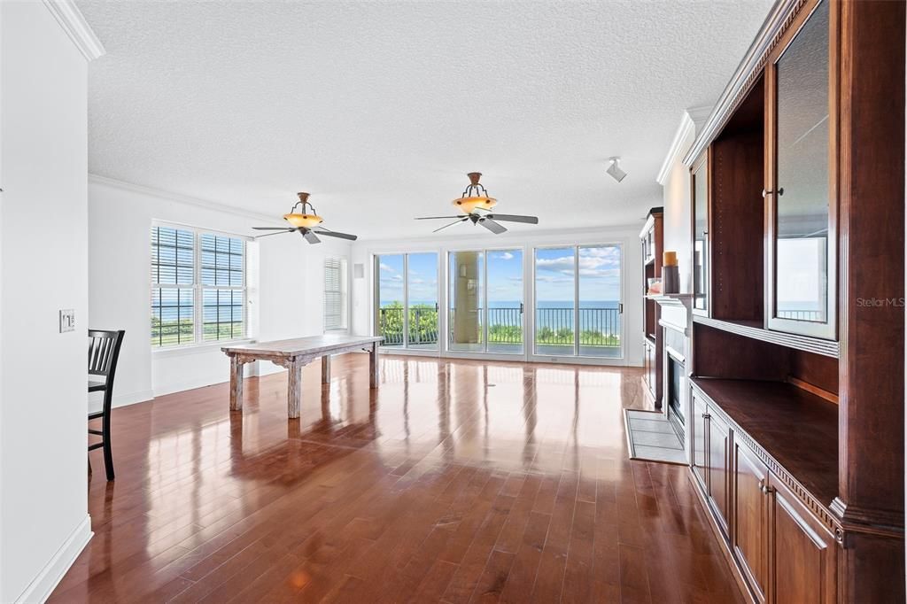 For Sale: $1,650,000 (4 beds, 3 baths, 2500 Square Feet)