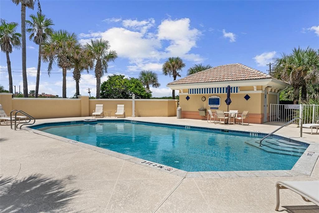 For Sale: $1,650,000 (4 beds, 3 baths, 2500 Square Feet)