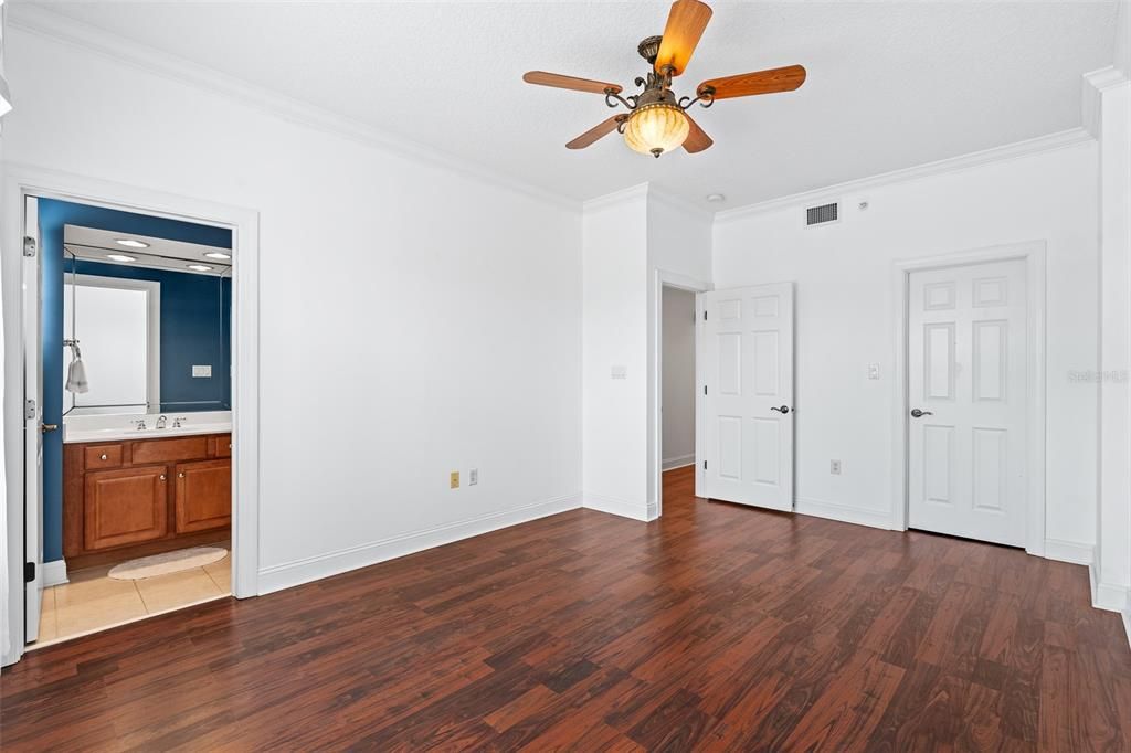 For Sale: $1,650,000 (4 beds, 3 baths, 2500 Square Feet)