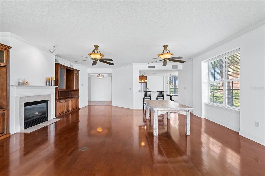 For Sale: $1,650,000 (4 beds, 3 baths, 2500 Square Feet)