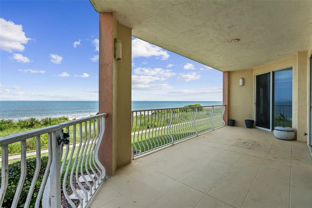 For Sale: $1,650,000 (4 beds, 3 baths, 2500 Square Feet)