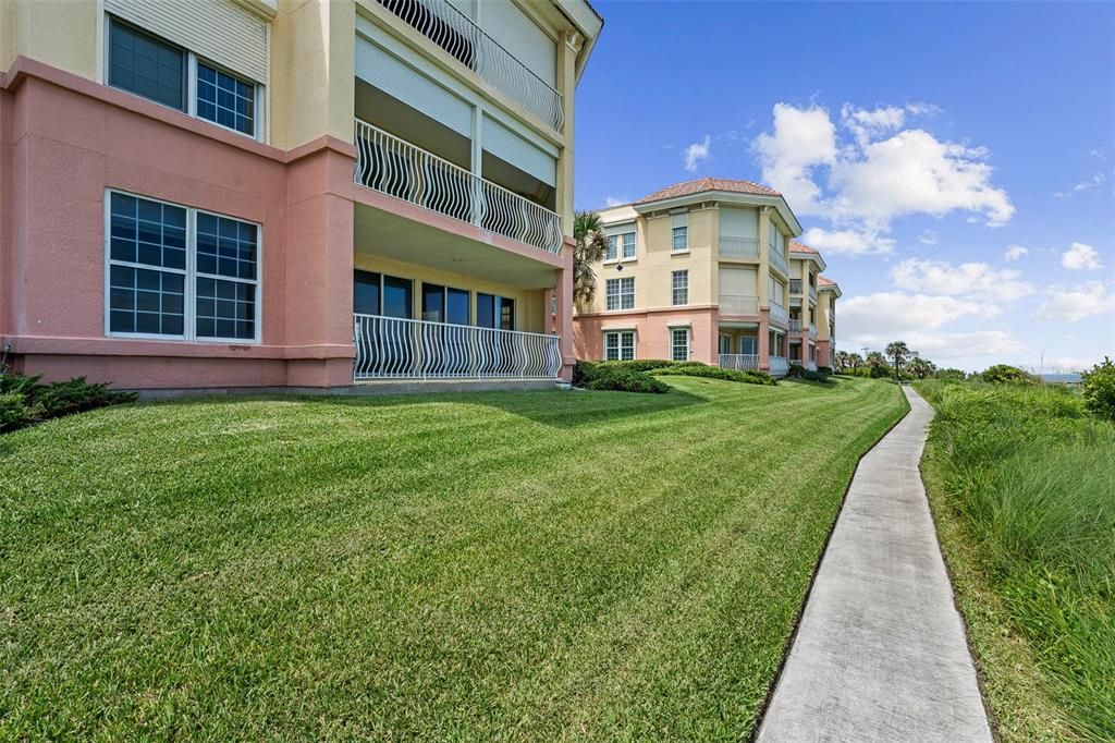 For Sale: $1,650,000 (4 beds, 3 baths, 2500 Square Feet)