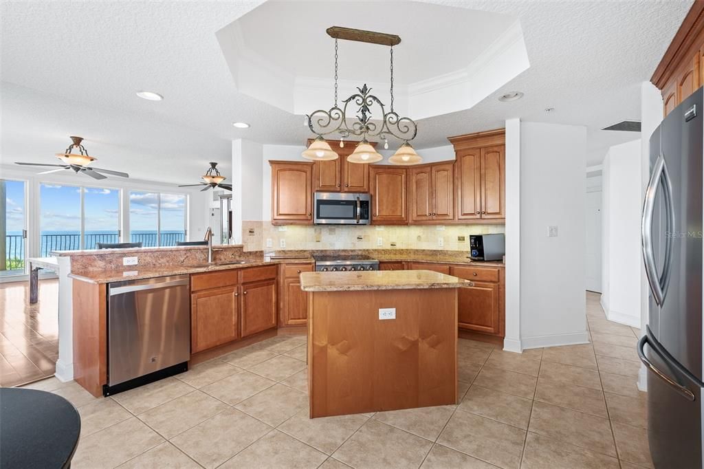 For Sale: $1,650,000 (4 beds, 3 baths, 2500 Square Feet)