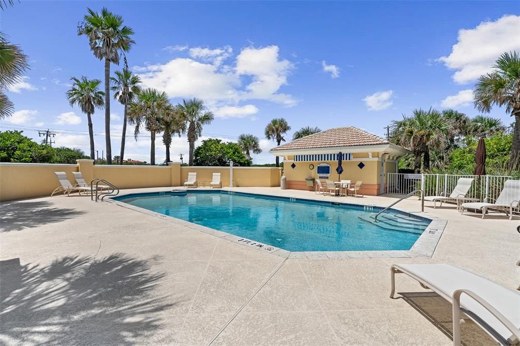 For Sale: $1,650,000 (4 beds, 3 baths, 2500 Square Feet)