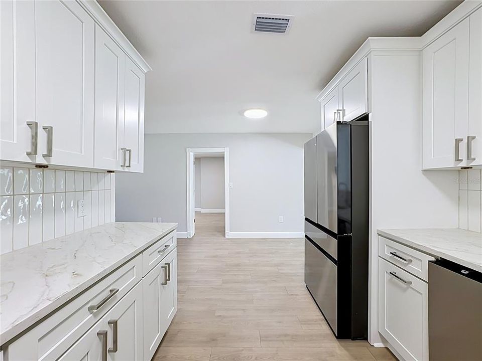 En Venta: $624,999 (4 camas, 2 baños, 1978 Pies cuadrados)