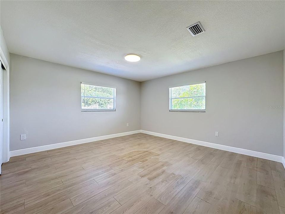 En Venta: $624,999 (4 camas, 2 baños, 1978 Pies cuadrados)