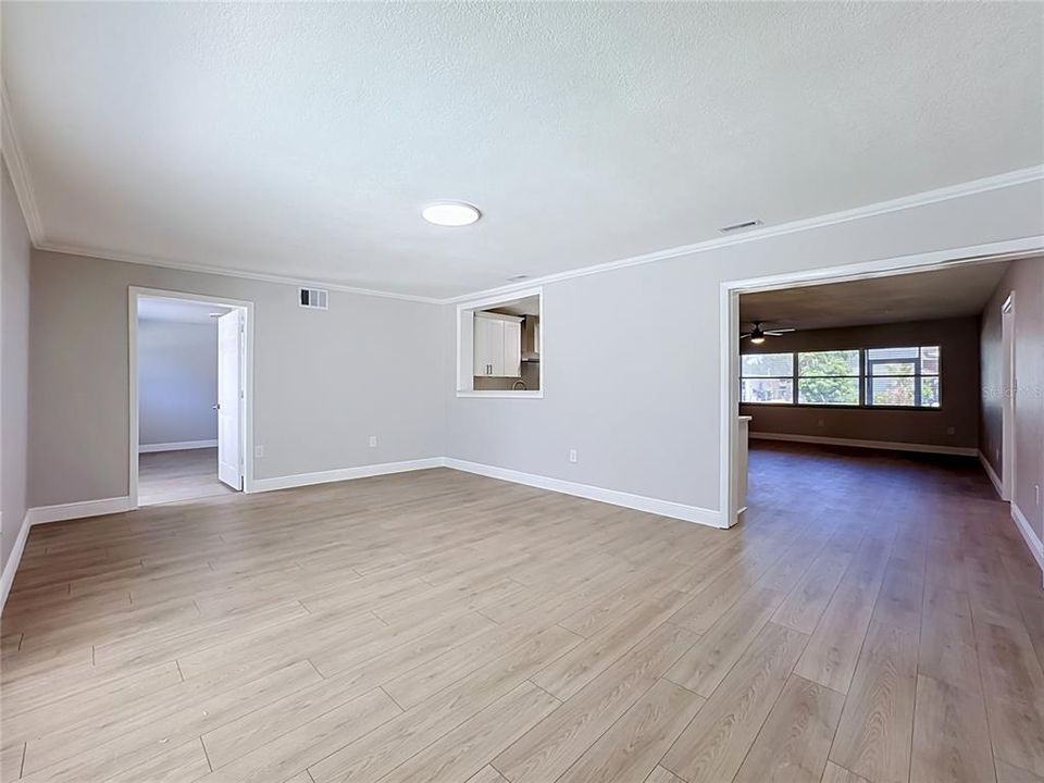 En Venta: $624,999 (4 camas, 2 baños, 1978 Pies cuadrados)