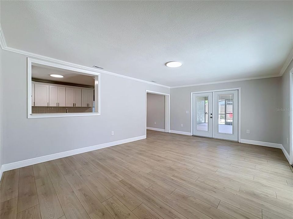 En Venta: $624,999 (4 camas, 2 baños, 1978 Pies cuadrados)