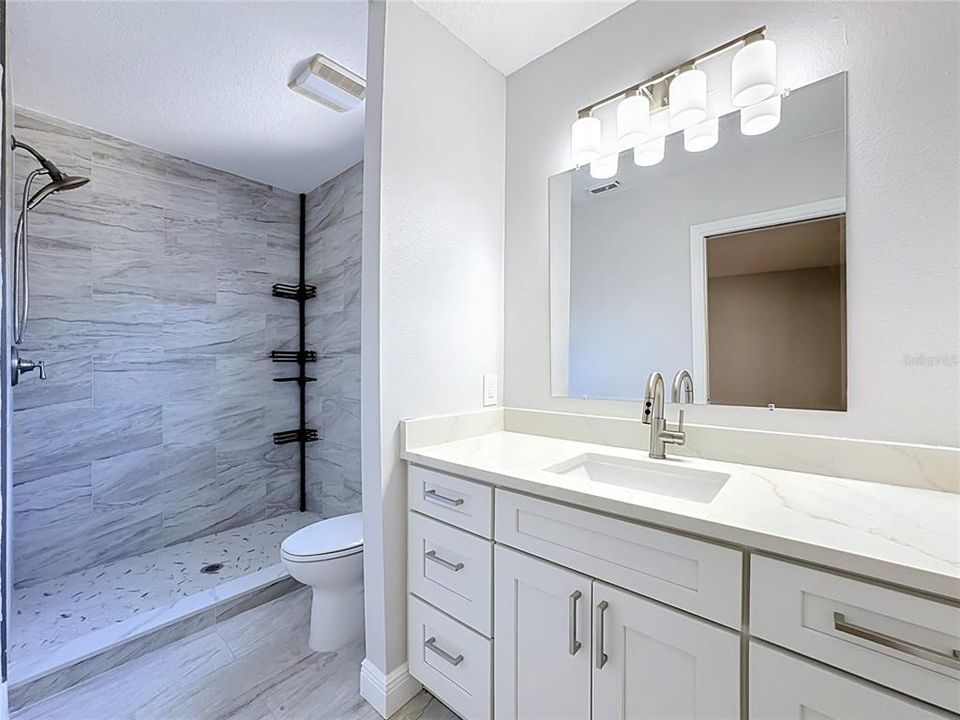 En Venta: $624,999 (4 camas, 2 baños, 1978 Pies cuadrados)