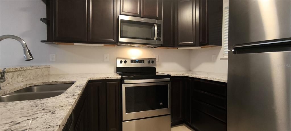 En Venta: $117,500 (2 camas, 2 baños, 874 Pies cuadrados)